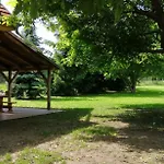 Gesztenye Vendeghaz * Ságvár