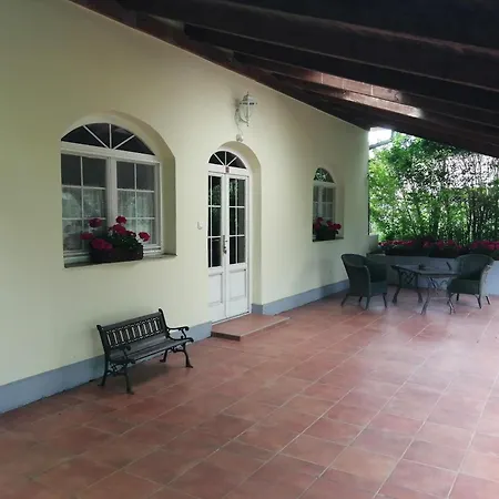 Apartment Gesztenye Vendeghaz Sagvar