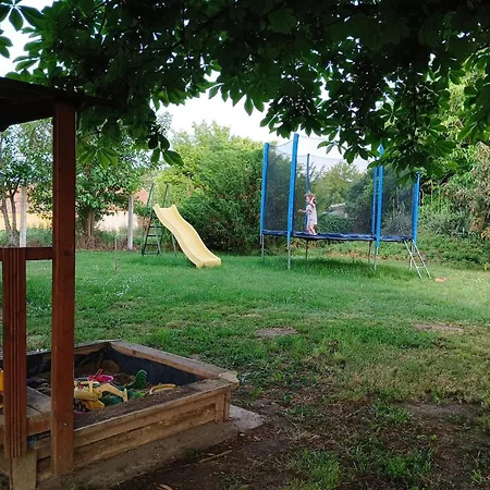 Διαμέρισμα Gesztenye Vendeghaz Ságvár