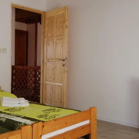 Apartment Gesztenye Vendeghaz Sagvar