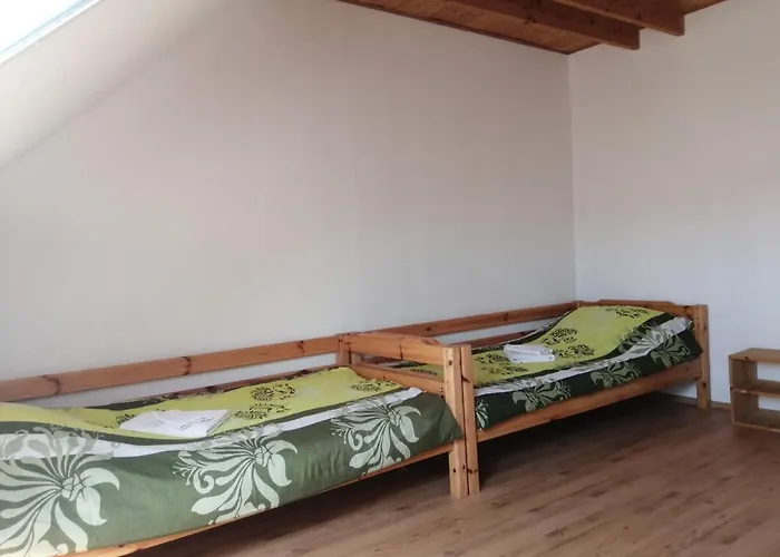Gesztenye Vendeghaz דירה Ságvár